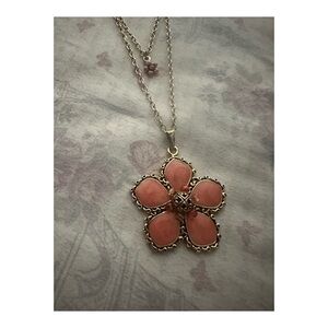 Carolina Herrera Vintage Enamel Flower Pink
Double Necklace